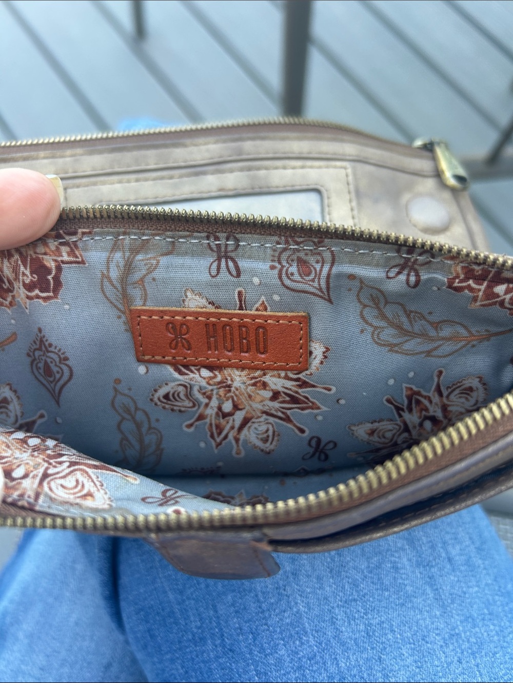 Hobo Taylor Leather Clutch Magnetic Wallet, Metallic very clean EUC, - Picture 5 of 8